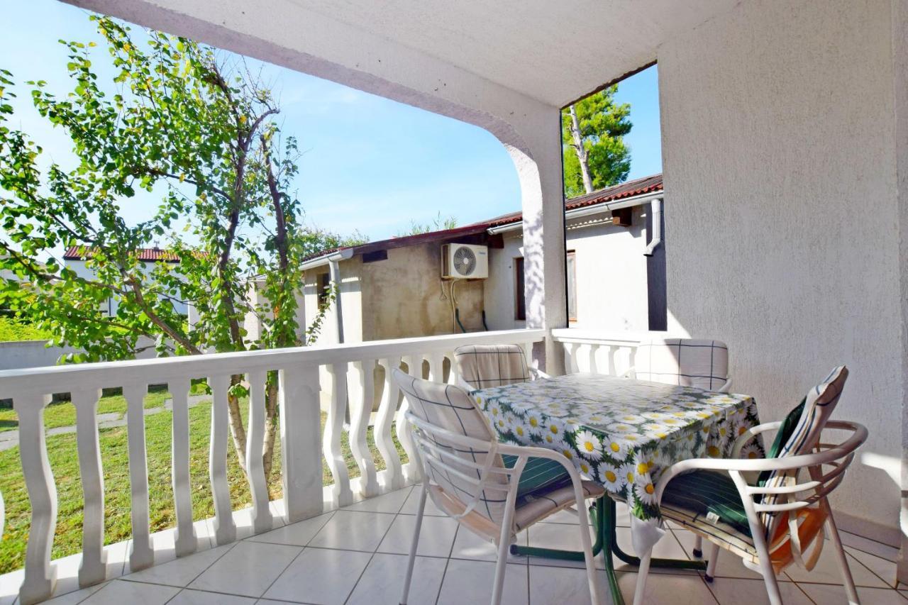 Apartments Keti Nin Zewnętrze zdjęcie