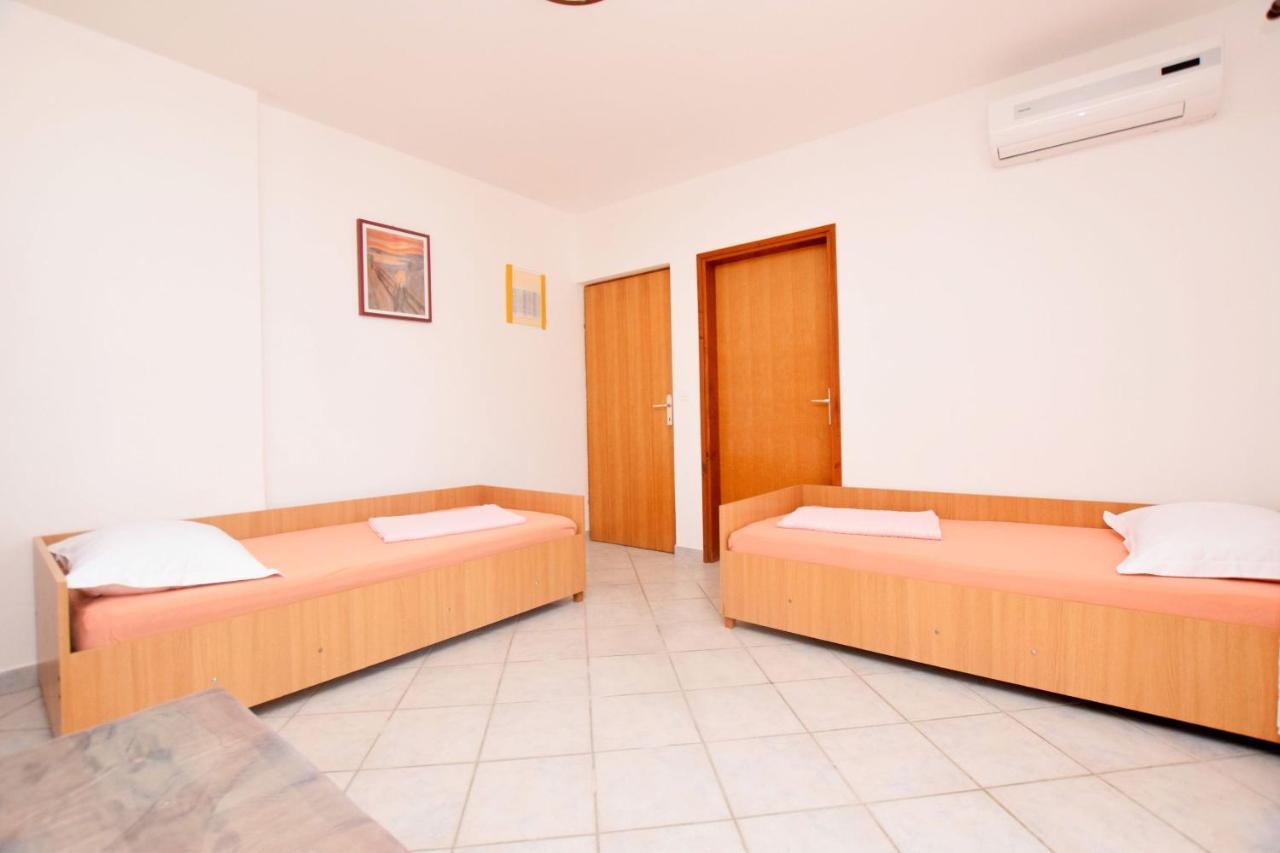 Apartments Keti Nin Zewnętrze zdjęcie